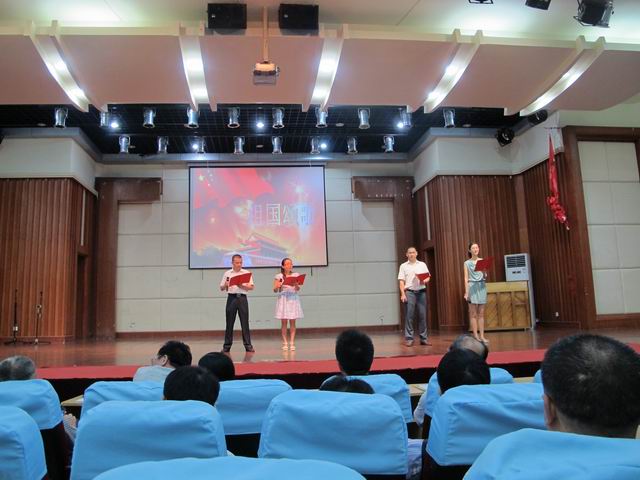 15年中秋国庆诗歌朗诵会 (15).JPG