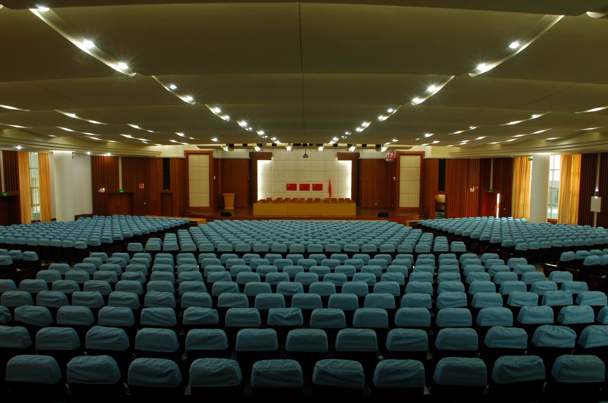 调整大小 学术报告厅.JPG