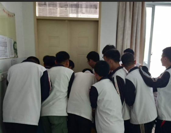 班级相片).png