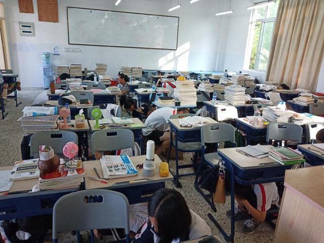 教室避险(复制).jpg
