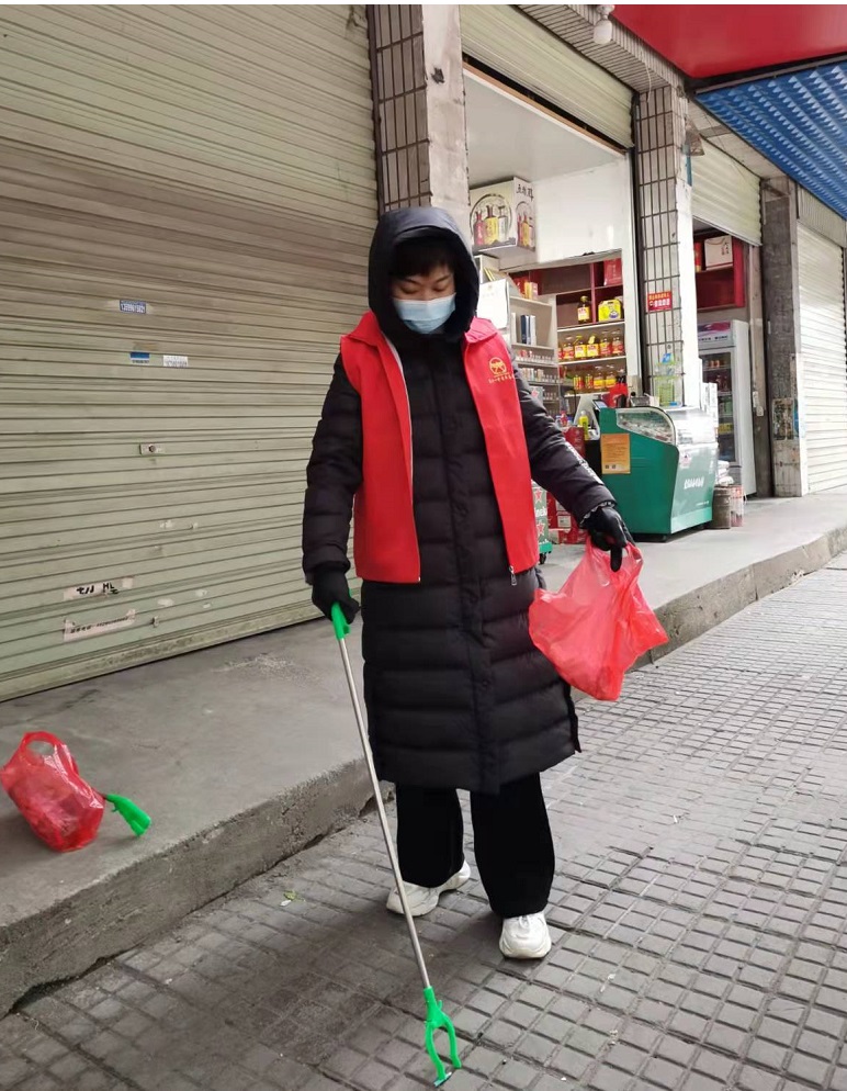 扫垃圾4.jpg