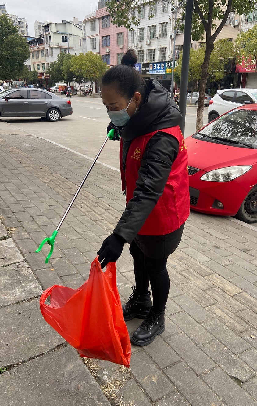 扫垃圾5.jpg