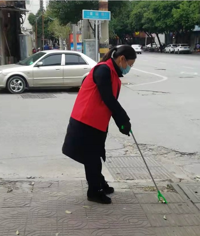 扫垃圾2.jpg