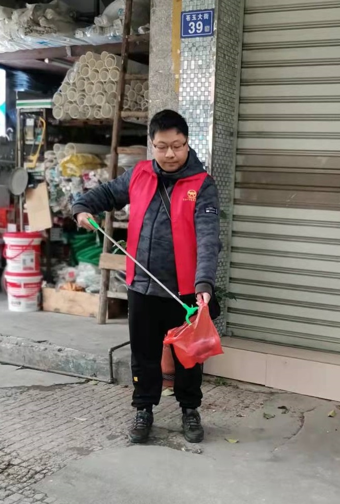 扫垃圾3.jpg